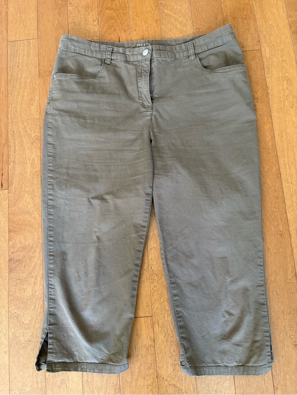 Light Cinder DKR Cotton Capri with Side Slit